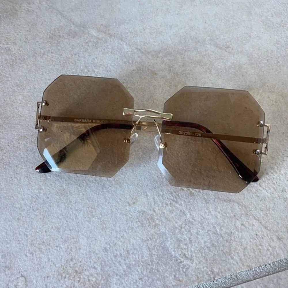 Barbara Square Rimless Sunglasses - Picture 5 of 6